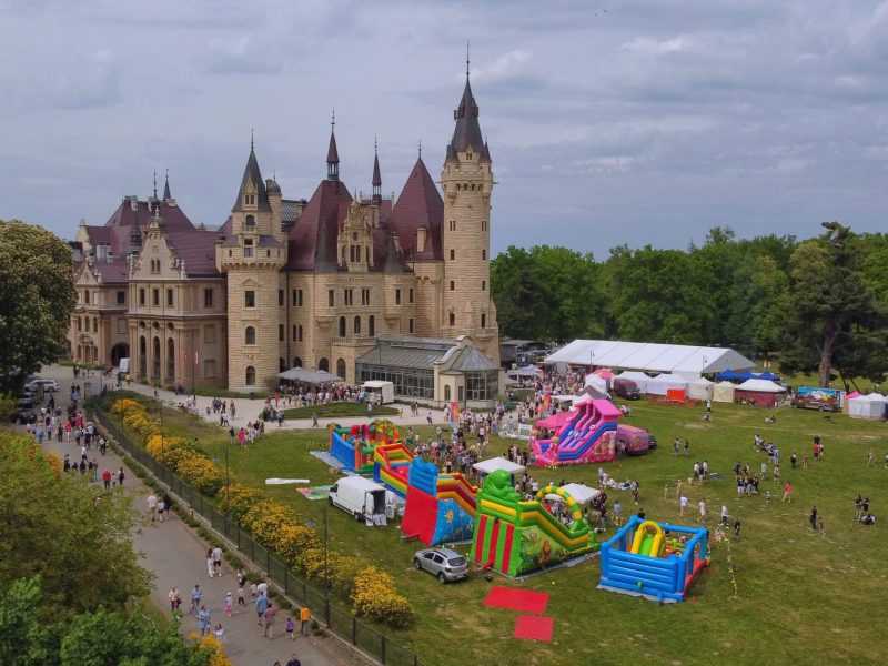 Zamek moszna 1
